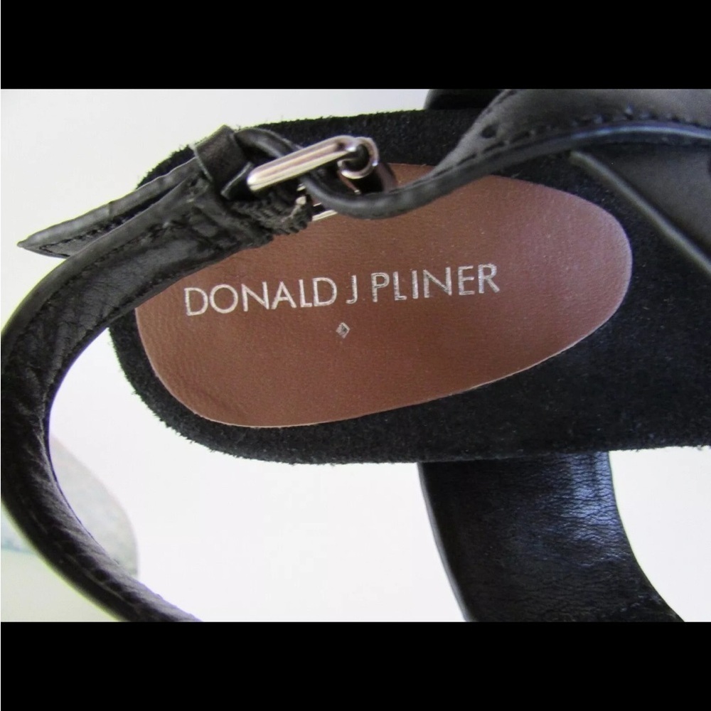 Donald J Pliner Jerri Black Wedges/ Sandals Size 11M - Picture 6 of 8